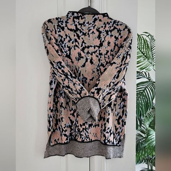 Papillon Blanc Sweaters - Nwt Papillon Knit Top in Pink and Black